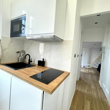 Nid Douillet Au Pied Des Plages * 앙티브